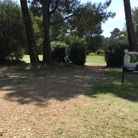 La Du Golf - D Hotes * Gujan-Mestras
