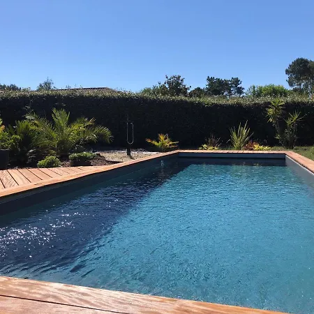 Alojamento de Acomodação e Pequeno-almoço La Du Golf - D Hôtes