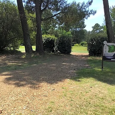 Alojamento de Acomodação e Pequeno-almoço La Du Golf - D Hôtes 4*
