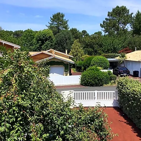 La Du Golf - D Hôtes Alojamento de Acomodação e Pequeno-almoço 4*