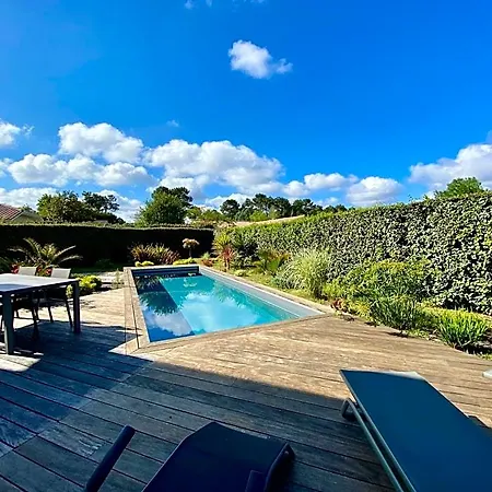 Alojamento de Acomodação e Pequeno-almoço La Du Golf - D Hôtes 4*